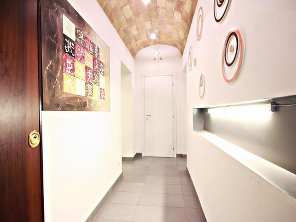 Appartamento Cheap And Chic White At Coliseum Roma