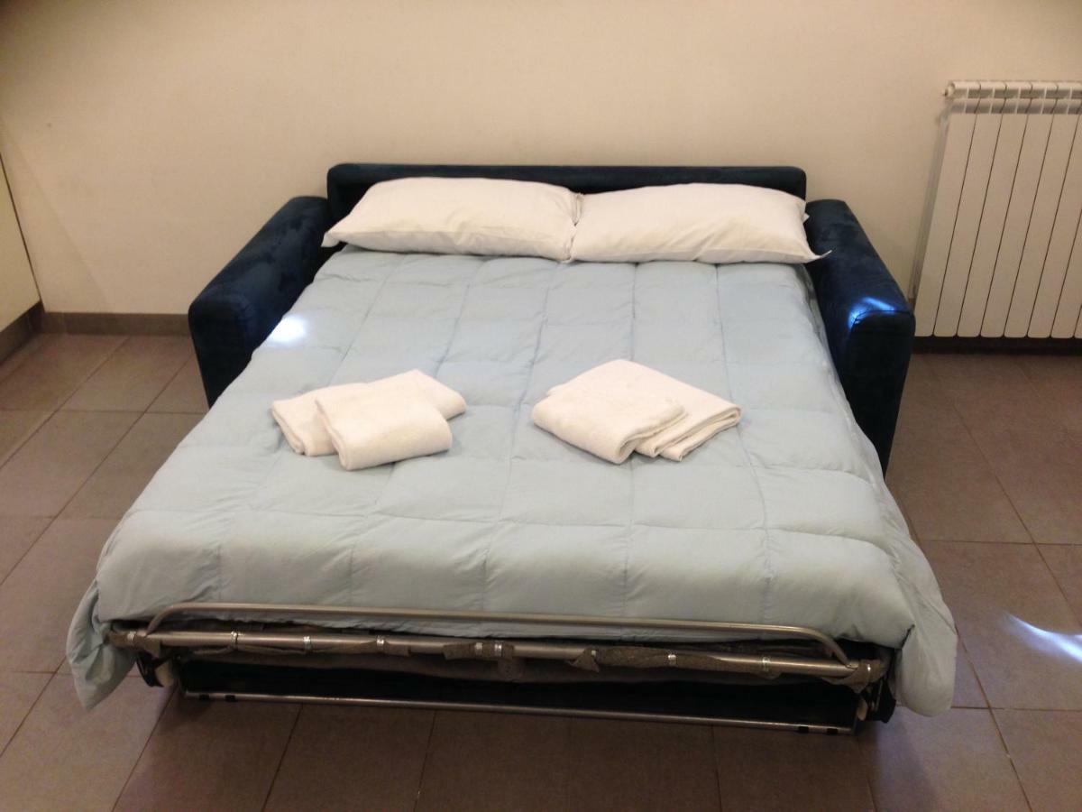 Apartamento Cheap And Chic White At Coliseum Roma